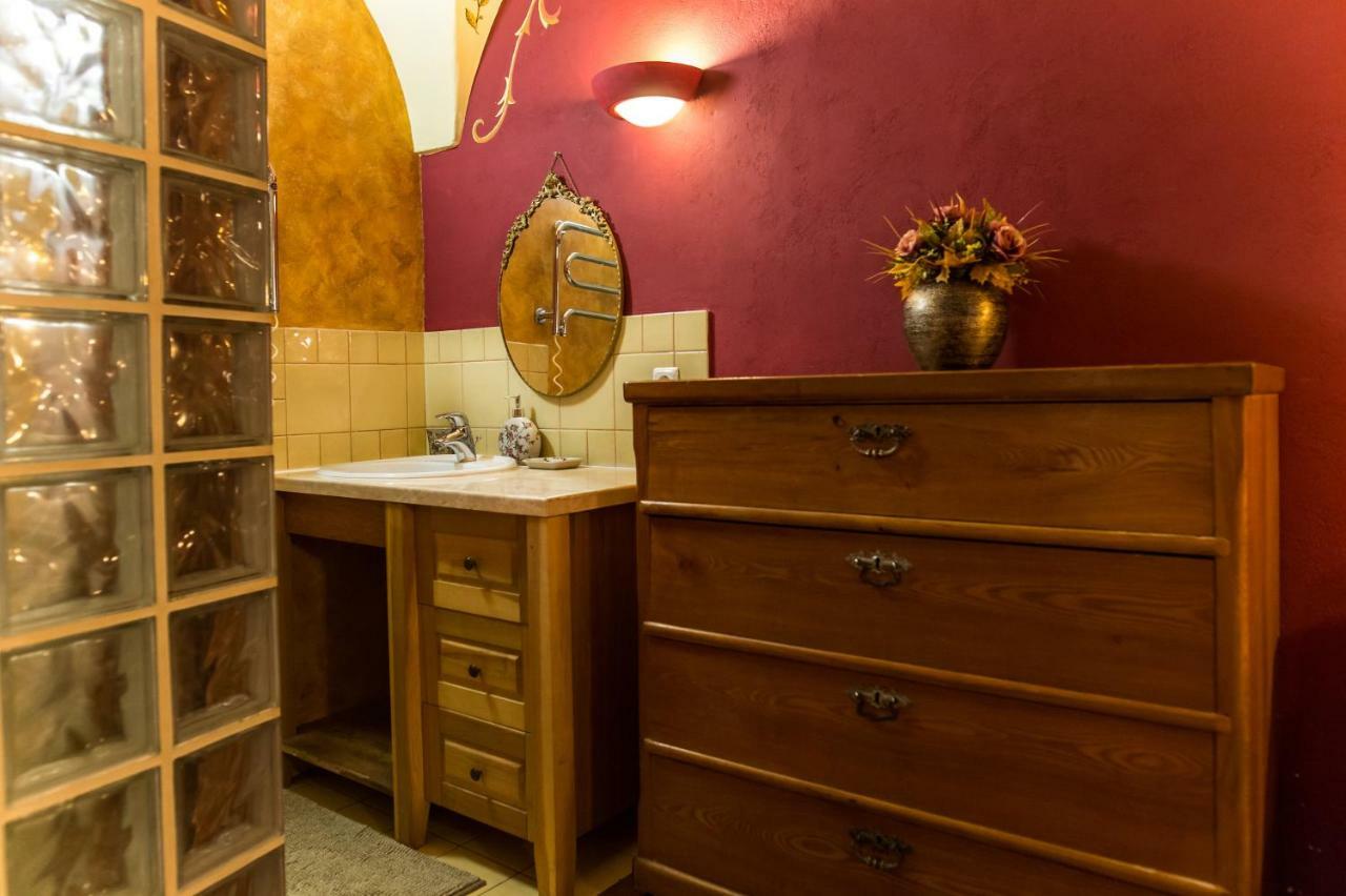 Antique Old Town Studio By Urban Rent Apartman Vilnius Kültér fotó