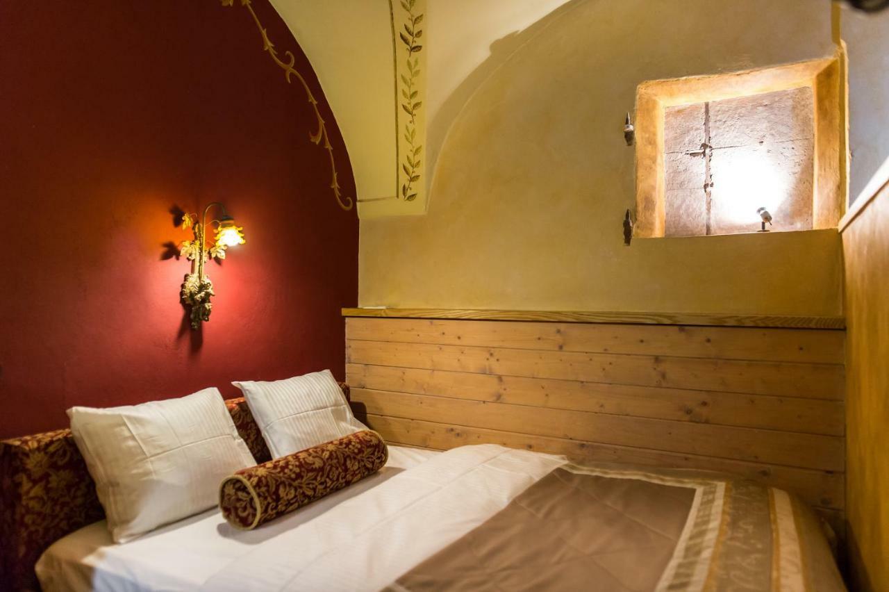 Antique Old Town Studio By Urban Rent Apartman Vilnius Kültér fotó