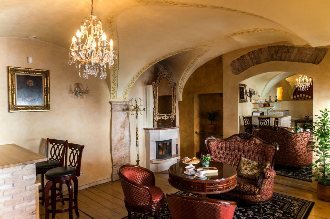 Antique Old Town Studio By Urban Rent Apartman Vilnius Kültér fotó