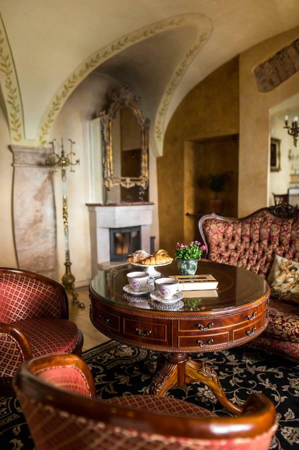 Antique Old Town Studio By Urban Rent Apartman Vilnius Kültér fotó