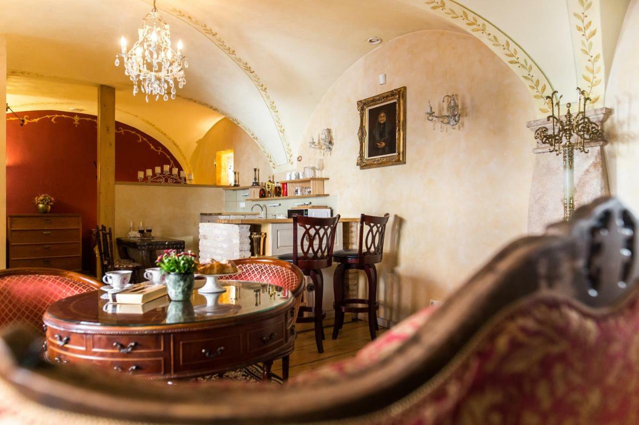 Antique Old Town Studio By Urban Rent Apartman Vilnius Kültér fotó